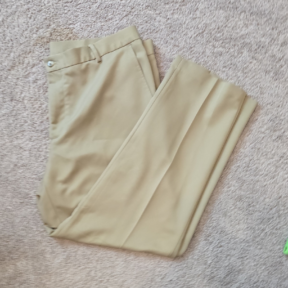Van Heusen Men's Khaki Chinos